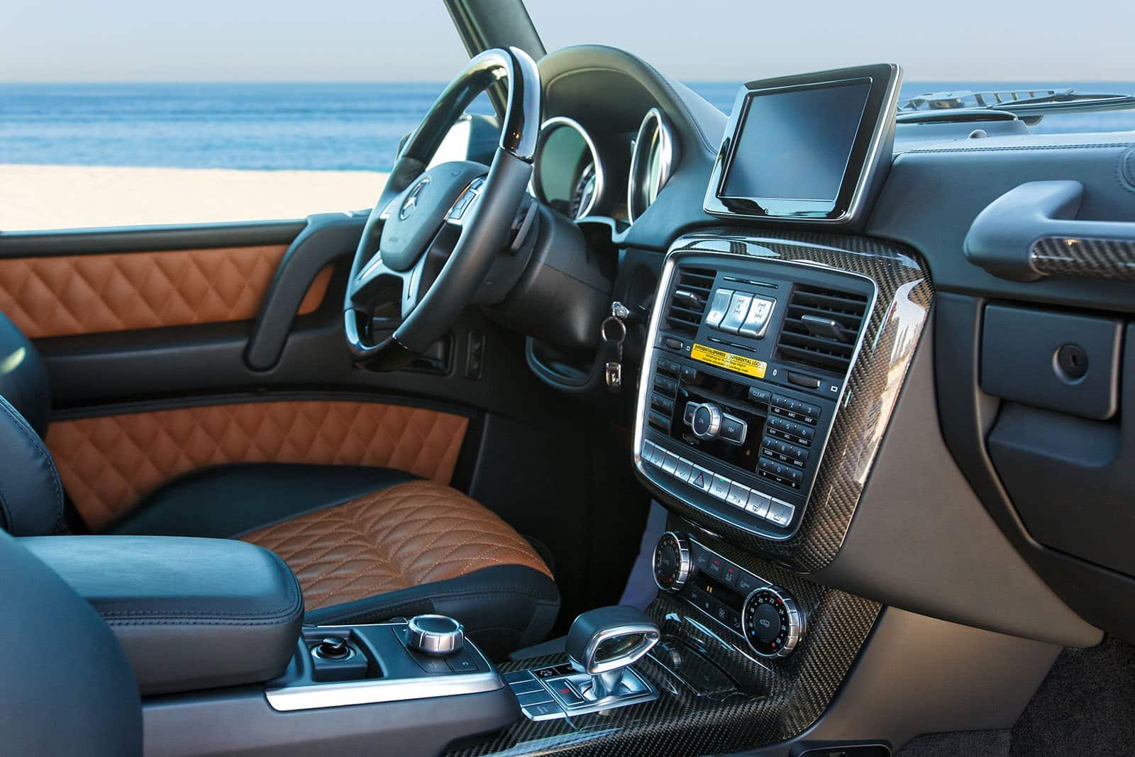 Rent a Black Color Mercedes Benz G63 AMG Car in UAE
