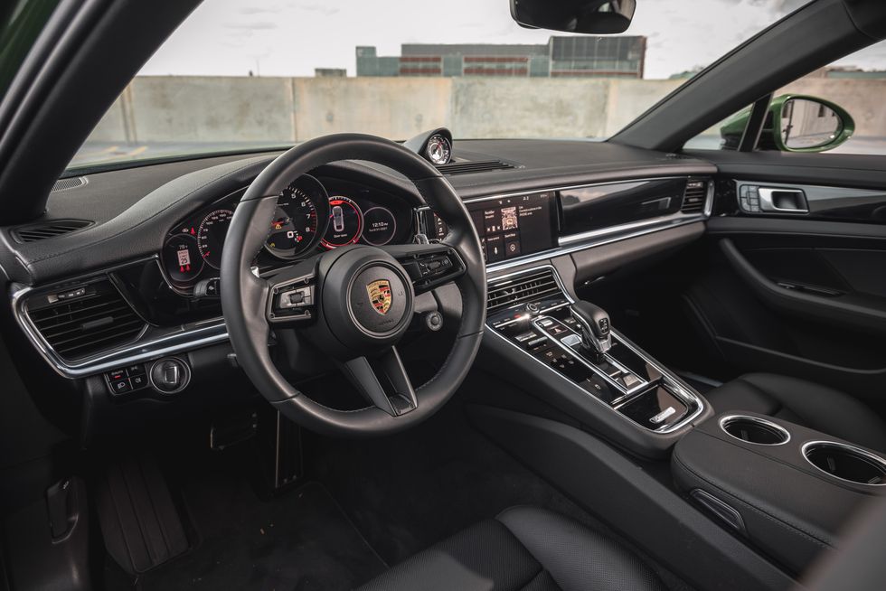 Porsche Panamera 4S Rent Dubai | Imperial Premium Rent a Car