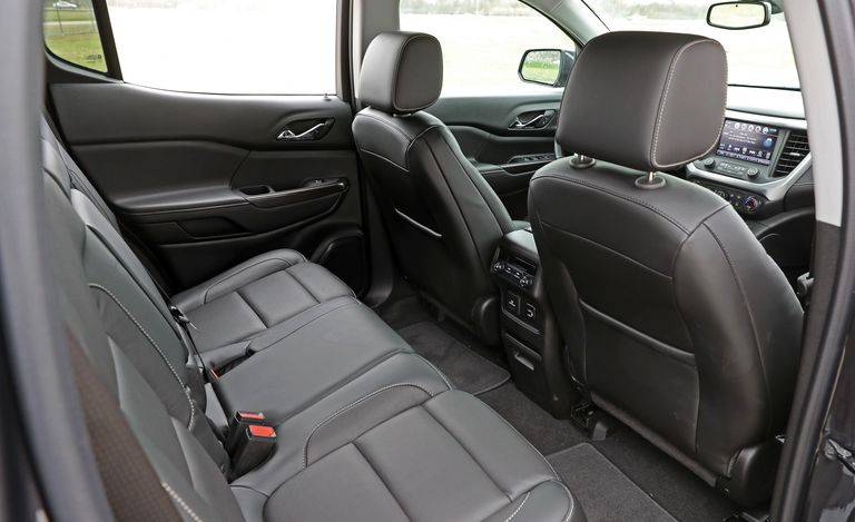GMC Acadia SUV Rent Dubai