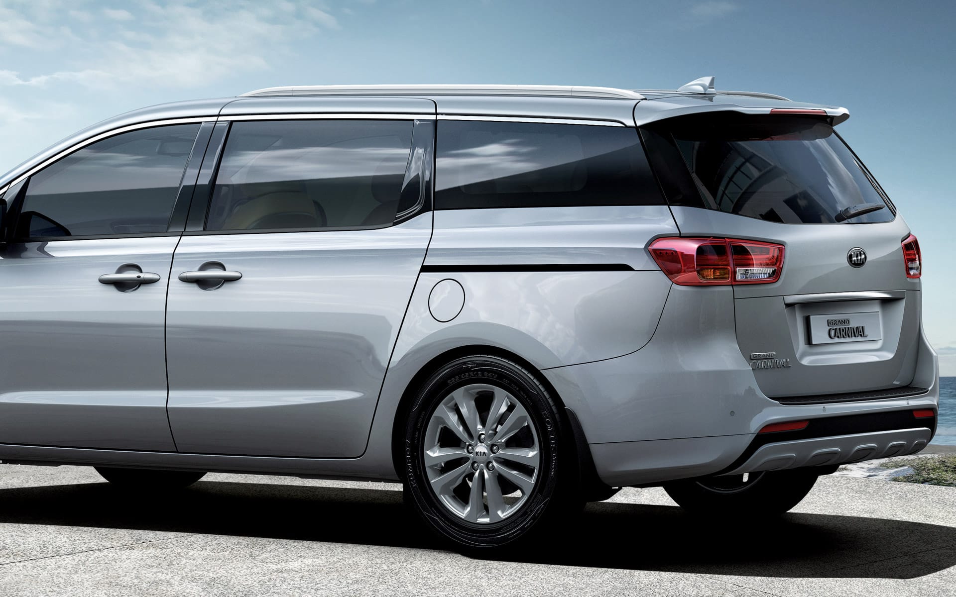 KIA Carnival Car Rental Service in Dubai and Abu Dhabi