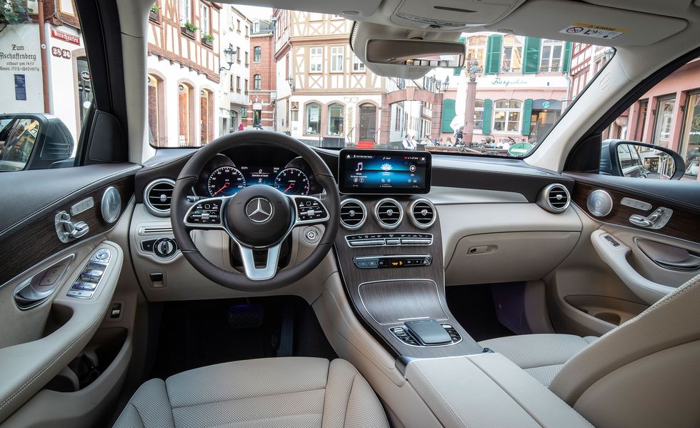 Mercedes Benz GLC300 Rent Dubai | Imperial Premium Rent a Car