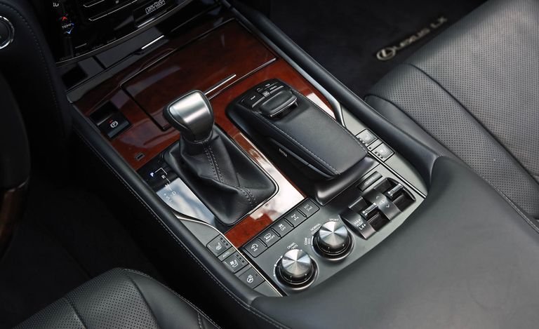 Lexus LX570 Rent Dubai | Imperial Premium Rent a Car